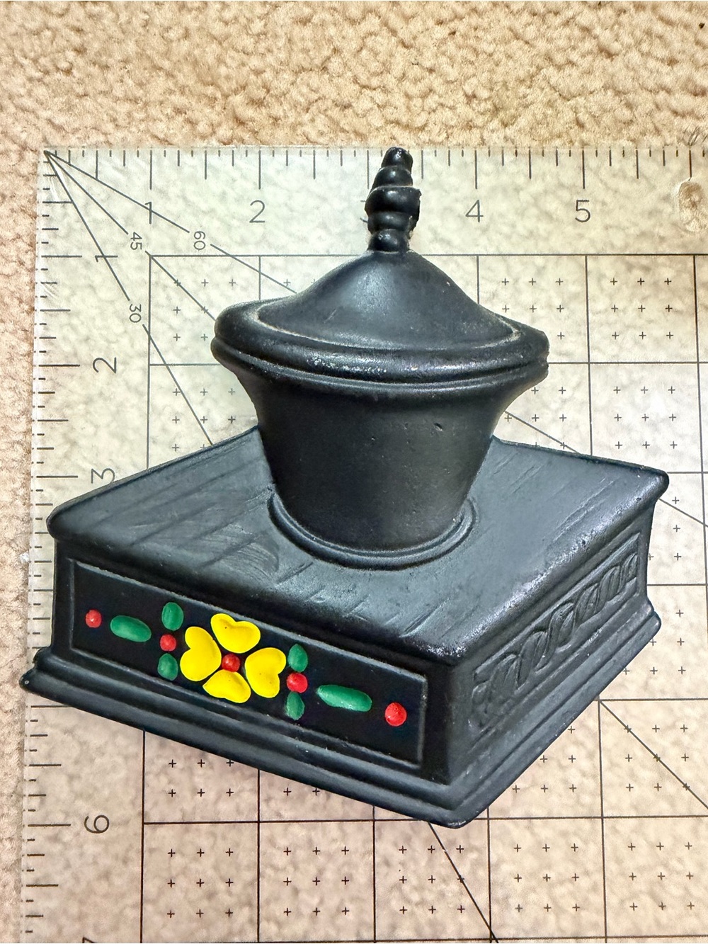 Vintage Midwest #37 Cast Metal Coffee Grinder Kitchen Wall Decor Folk Art
